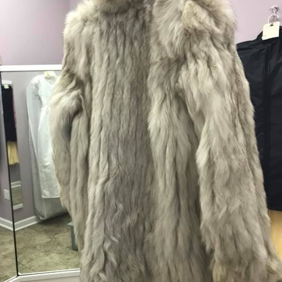 White Fur Coat - Picture 4 of 4